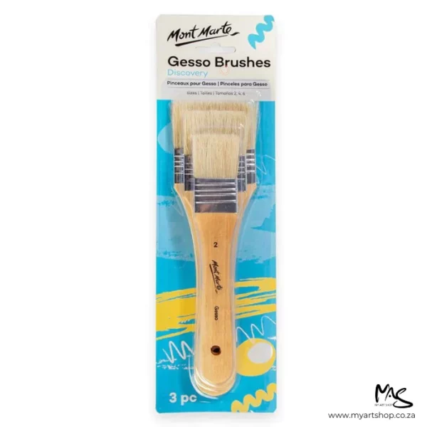 This is a front on view of a Mont Marte Discovery Gesso Brush Set. The set has a cardboard backing and a clear plastic top that holds the brushes inside the pack. It is a hang pack. The brushes are stacked one on top of the other. There are 3 brushes, the largest is at the back and the smallest is at the top. The image is center of the frame and on a white background.